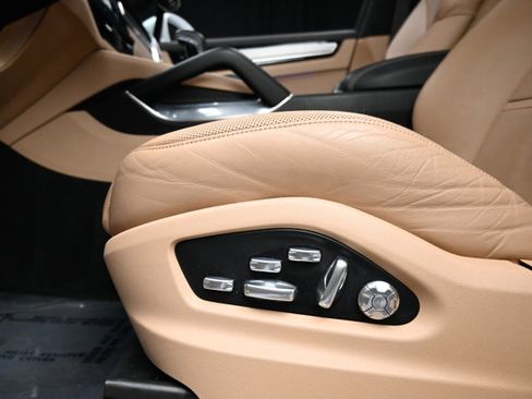 Used 2019 Porsche Cayenne Turbo w/ Premium Plus Package image 51