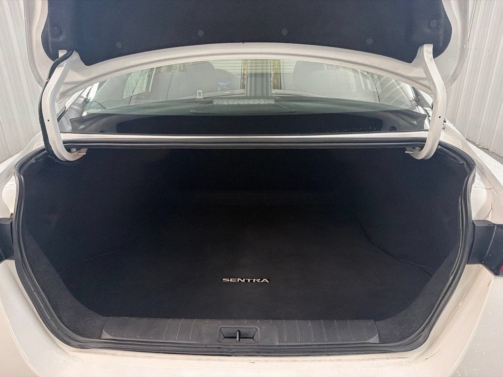 Used 2024 Nissan Sentra SV FWD image 22