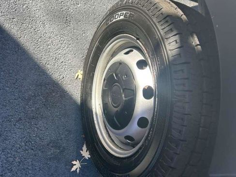 Used 2019 Ford Transit 250 148 Medium Roof image 4