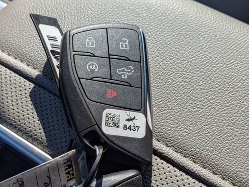 Used 2022 Chevrolet Silverado 1500 LTZ w/ LTZ Premium Package AWD/4WD image 35