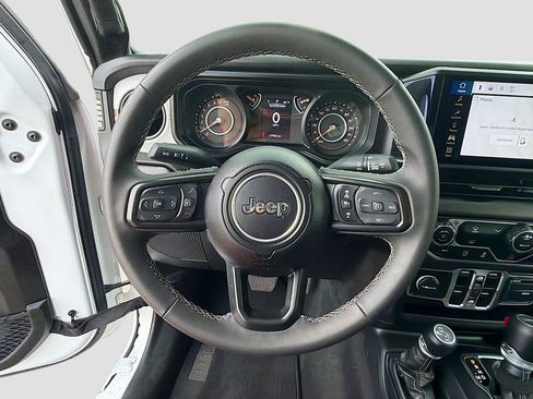 Used 2025 Jeep Gladiator Sport AWD/4WD image 33