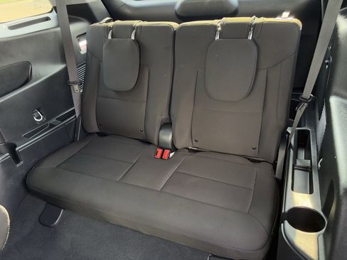 Used 2023 Ford Explorer XLT image 26