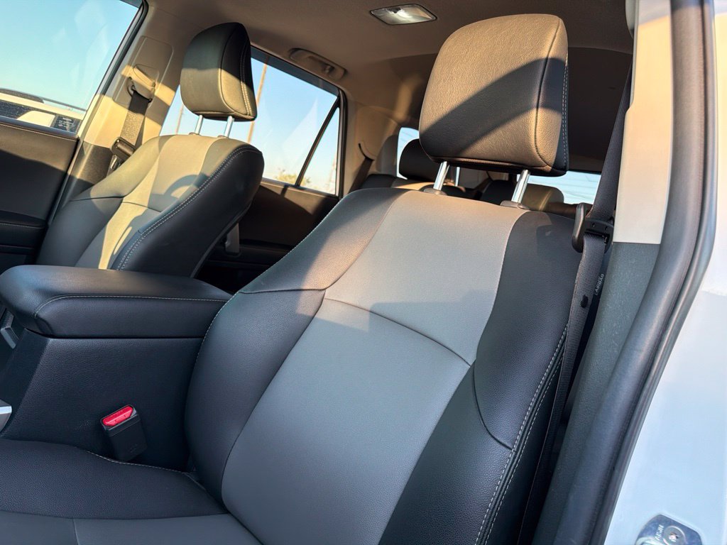 Used 2024 Toyota 4Runner SR5 Premium w/ Moonroof Package AWD/4WD image 17