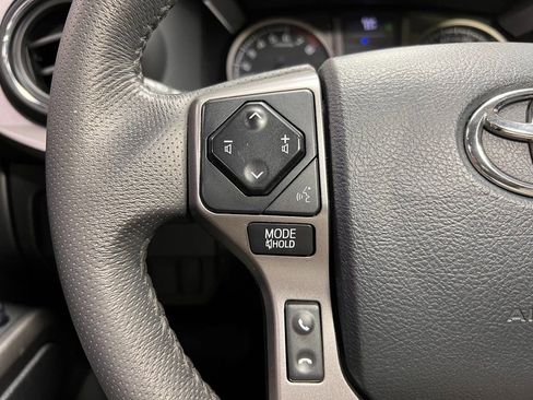 Used 2020 Toyota Tacoma SR5 image 15