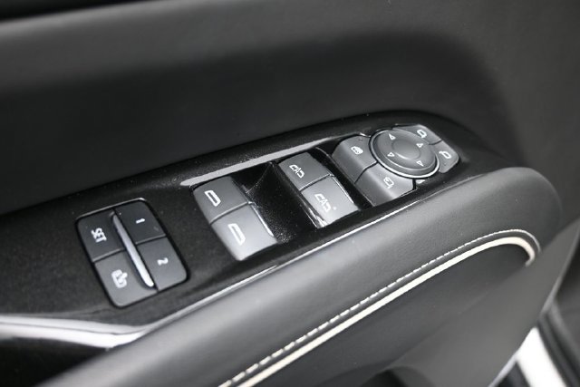 Used 2023 Cadillac Escalade Sport Platinum w/ LPO, ONYX Package AWD/4WD image 20