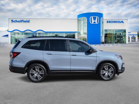 Used 2022 Honda Pilot Sport image 2