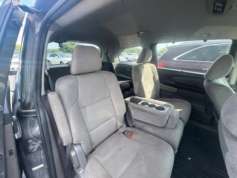Used 2016 Honda Odyssey SE image 7