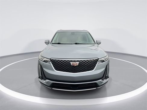 Used 2024 Cadillac XT6 Premium Luxury w/ Technology Package image 3