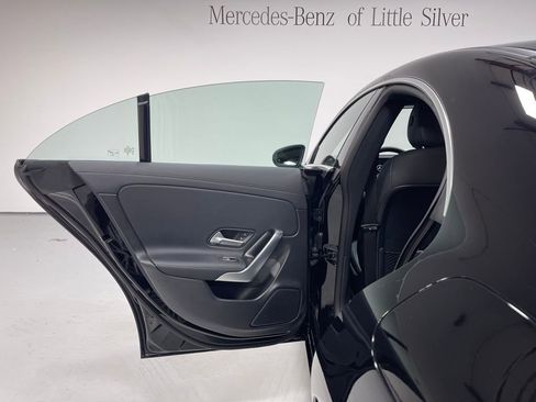 Used 2025 Mercedes-Benz CLA 250 4MATIC image 23