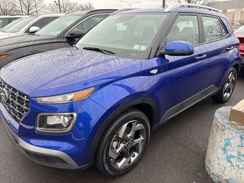 Certified 2024 Hyundai Venue SEL image 2
