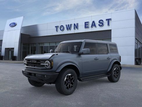 New 2025 Ford Bronco Outer Banks image 1