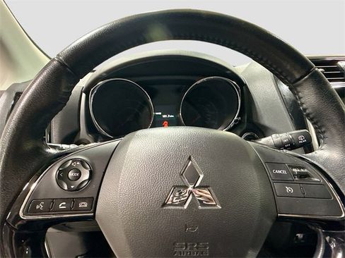 Used 2021 Mitsubishi Outlander Sport SE image 13