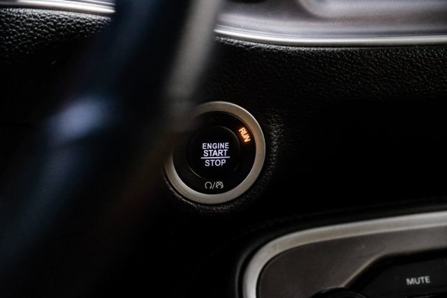 Used 2022 Dodge Challenger R/T Scat Pack RWD image 27