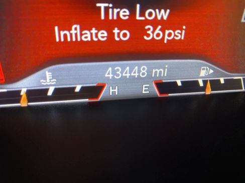 Used 2020 Jeep Cherokee Trailhawk w/ Comfort & Convenience Group image 30