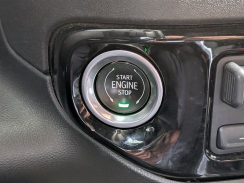 Used 2024 GMC Sierra 1500 SLT w/ SLT Premium Plus Package image 33