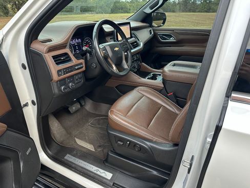 Used 2021 Chevrolet Suburban High Country RWD image 11