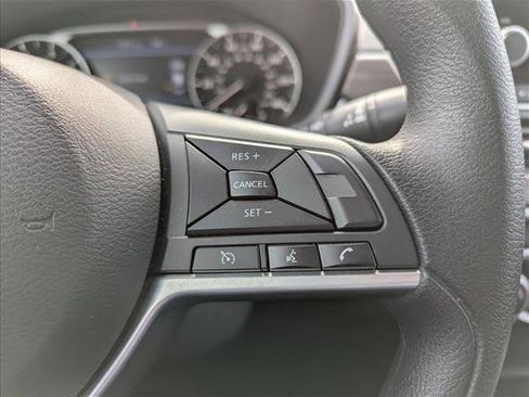 Used 2025 Nissan Altima 2.5 SV image 14