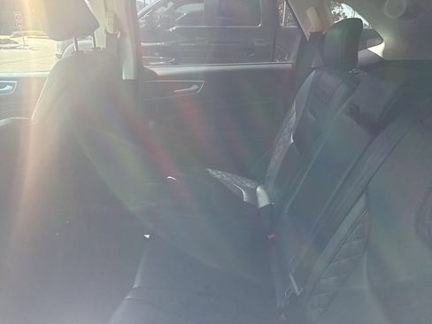 Certified 2023 Ford Edge Titanium image 5