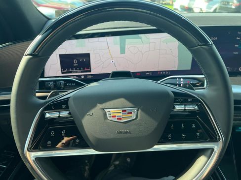 Used 2025 Cadillac Escalade Sport w/ LPO, Floor Liner Package AWD/4WD image 21