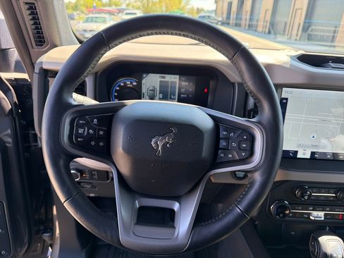 Used 2024 Ford Bronco Wildtrak AWD/4WD image 14