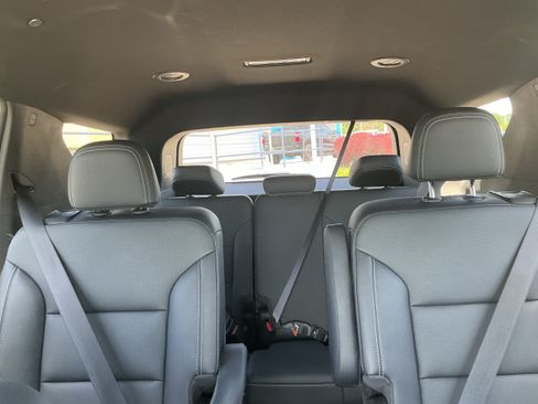 Certified 2025 Chevrolet Traverse LT AWD/4WD image 10