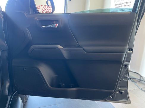 Certified 2023 Toyota Tacoma TRD Off-Road image 16