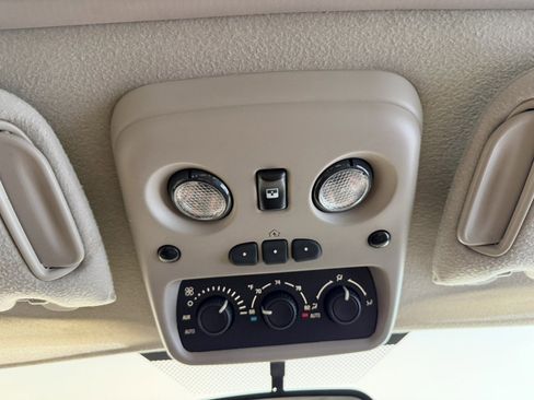 Used 2004 Cadillac Escalade ESV AWD image 11