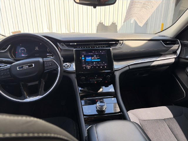 Used 2022 Jeep Grand Cherokee L Laredo w/ Luxury Tech Group I AWD/4WD image 14