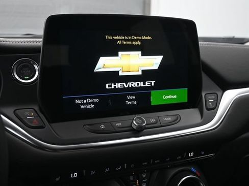 New 2026 Chevrolet Blazer LT w/ LPO, Black Sport Package FWD image 16