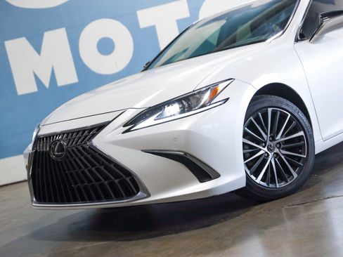 Used 2024 Lexus ES 300h w/ Premium Package image 22