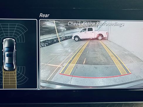 Used 2017 Mercedes-Benz E 300 4MATIC image 29