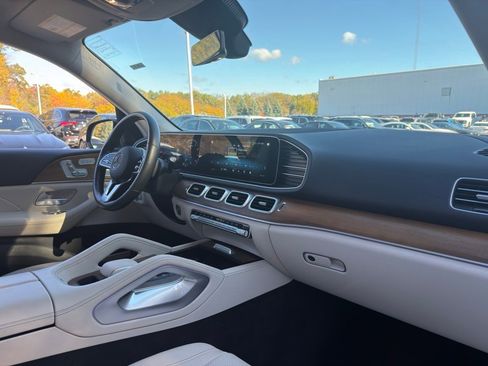 Used 2022 Mercedes-Benz GLE 350 4MATIC w/ Premium Package image 34