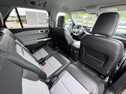 Certified 2023 Ford Explorer XLT w/ Equipment Group 202A AWD/4WD image 14
