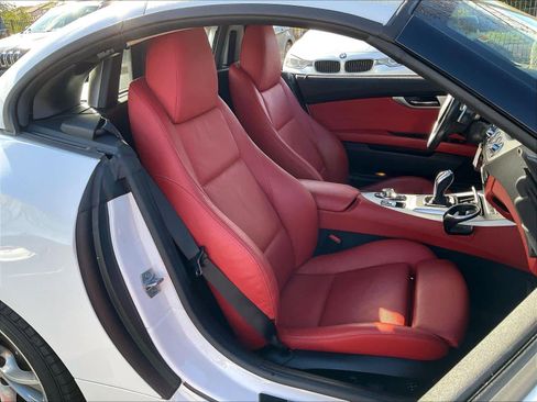 Used 2016 BMW Z4 sDrive35i image 10