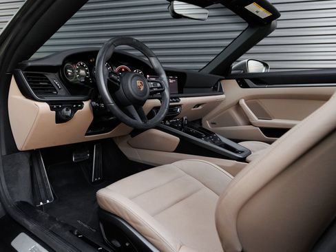 Certified 2020 Porsche 911 Carrera S RWD image 4