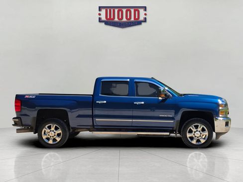 Used 2019 Chevrolet Silverado 2500 LTZ w/ LTZ Plus Package AWD/4WD image 2