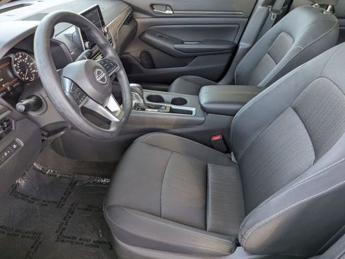 Used 2025 Nissan Altima 2.5 SV FWD image 23