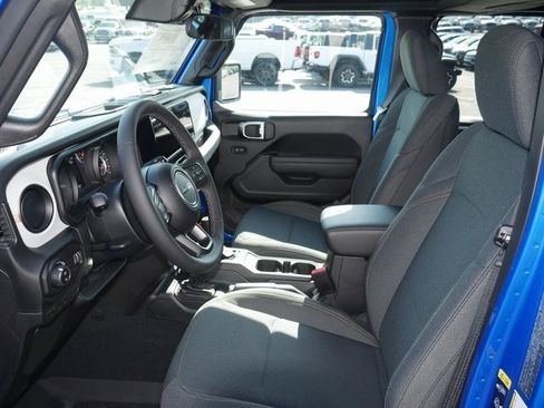 New 2025 Jeep Gladiator Sport image 2