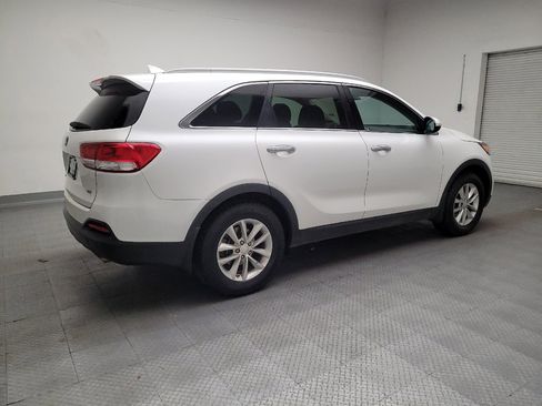 Used 2017 Kia Sorento LX w/ LX Convenience Package FWD image 10