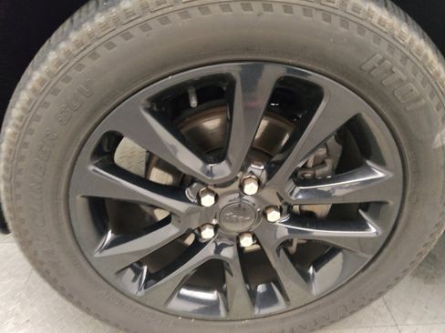 Used 2020 Jeep Grand Cherokee Altitude AWD/4WD image 31