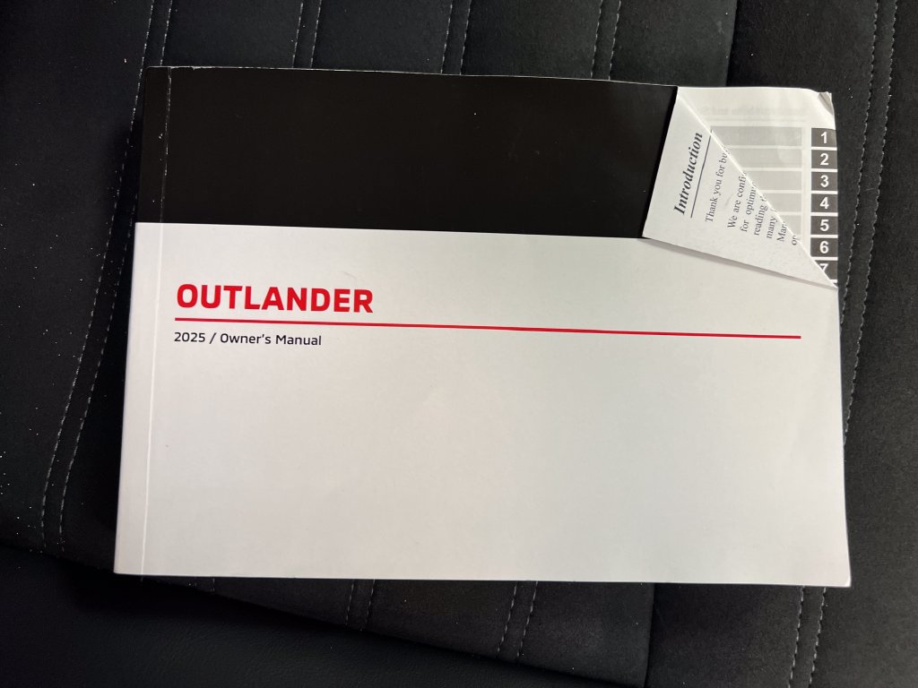 Used 2025 Mitsubishi Outlander SE FWD image 35