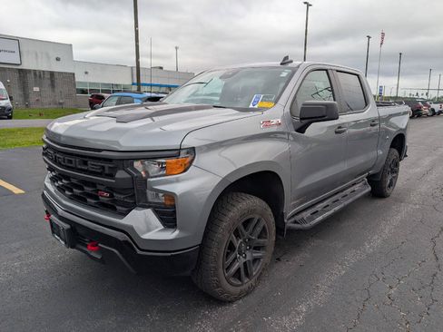 Used 2023 Chevrolet Silverado 1500 Custom Trail Boss AWD/4WD image 4