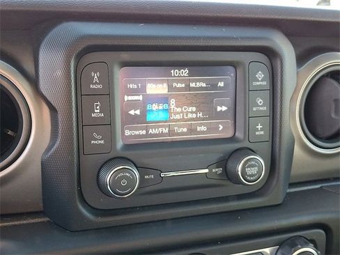 Used 2021 Jeep Gladiator Sport image 16