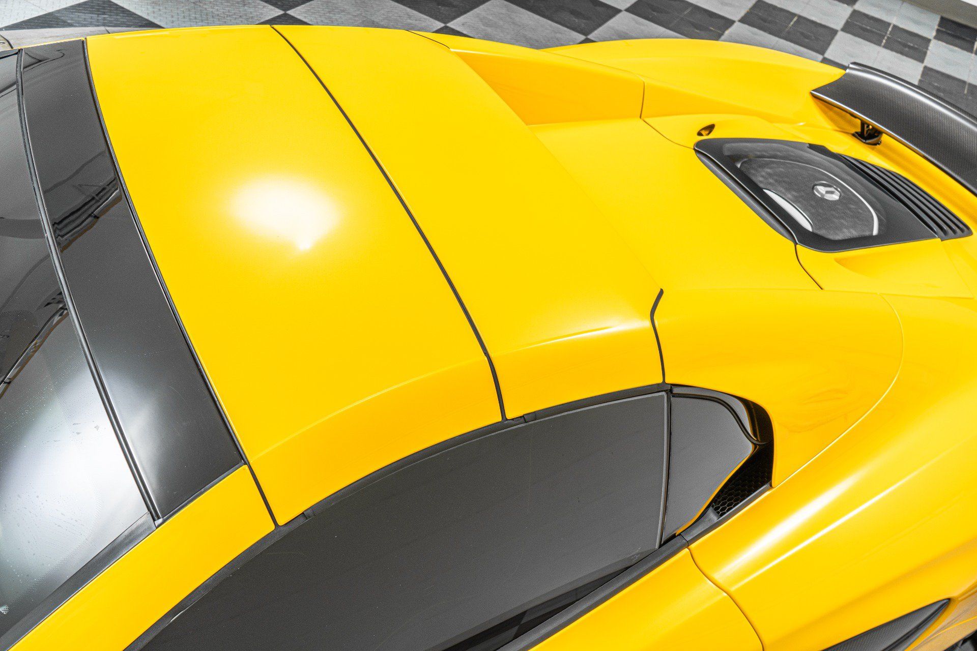 Used 2015 McLaren 650S Spider RWD image 39