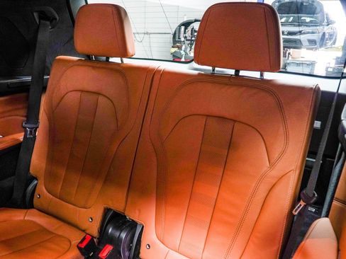 Used 2022 BMW X7 M50i w/ Executive Package image 50