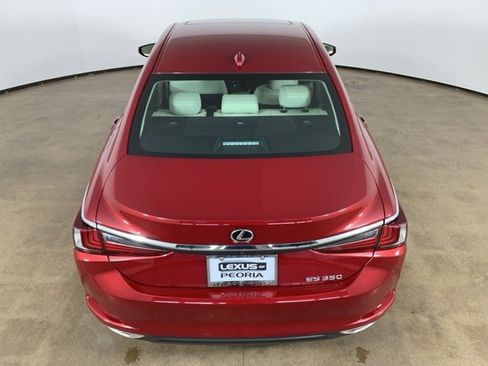 Used 2025 Lexus ES 350 w/ Premium Package image 11