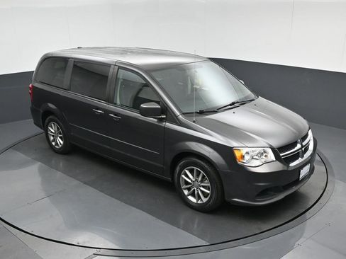 Used 2016 Dodge Grand Caravan SE image 61