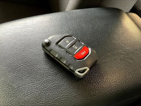 Used 2022 Jeep Wrangler Unlimited Sport AWD/4WD image 33
