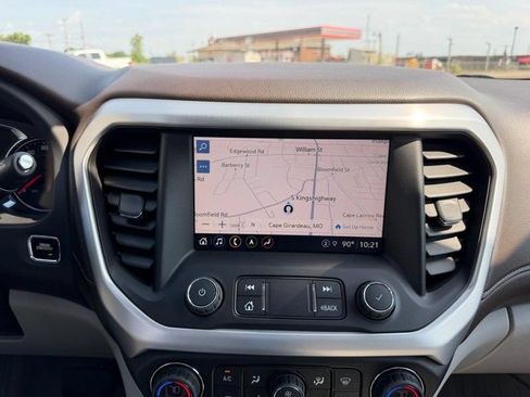 Used 2021 GMC Acadia SLT FWD image 16