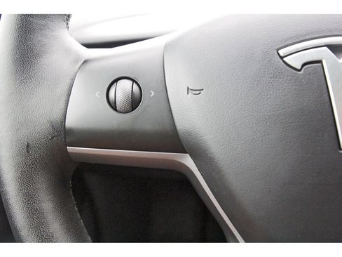 Used 2023 Tesla Model 3 Standard Range image 17